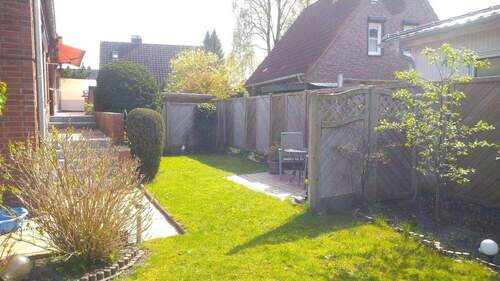 sonnige Terrasse 2 - 6 Zimmer Einfamilienhaus in Norderstedt