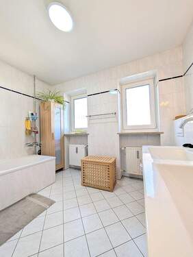 Bad - Etagenwohnung mit 105,10 m&sup2; in München zum Kaufen