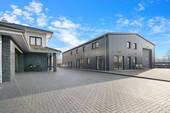 Haus + Halle - Wohnen und Arbeiten perfekt kombiniert - hochwertiges Haus mit modernem Betriebsgebäude