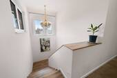 Treppenaufgang (Haus OG) - 