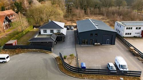 Drohnenaufnahme - 7 Zimmer Mehrfamilienhaus, Wohnhaus in Neumünster