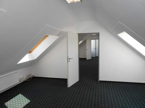 Dachgeschoss - Büro in Köln zur Miete