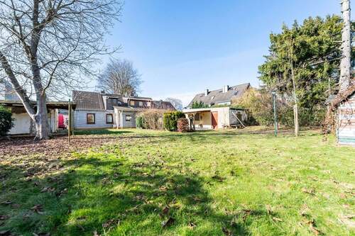 Großzügiges Baugrundstück - Großzügiges Baugrundstück in gewachsener Wohnlage von Hamburg-Rahlstedt