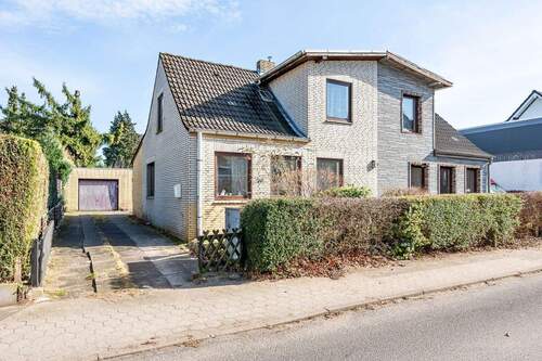 Straßenansicht Bestandsgebäude - Grundstück in Hamburg