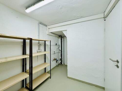 EG Abstell-/Vorratsraum mit Hausanschlüssen - 