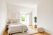 DG Schlafzimmer mit Zugang auf Balkon - Beispiel Foto fertig renoviert - 