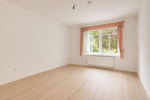 Schlafzimmer (Fußboden beispielhaft) - 2 Zimmer Etagenwohnung in Achim