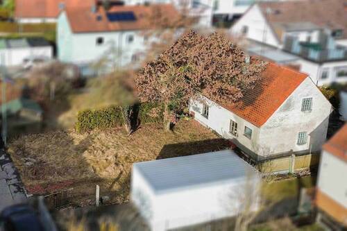 Außenansicht Süd-West - Unter Bodenrichtwert & dank Bebauungsplan sofort planbar: Stadtnahes & sonnenverwöhntes Grundstück !