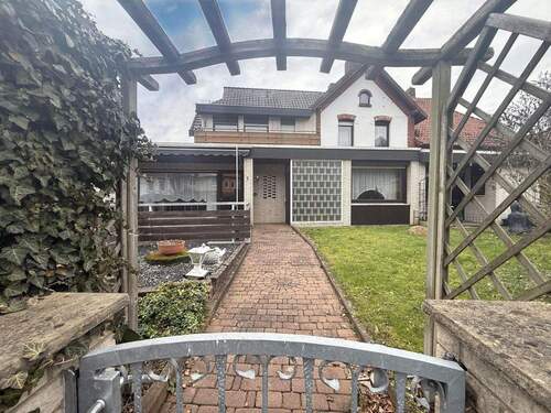 Haus - 3 Zimmer Einfamilienhaus zum Kaufen in Alfeld