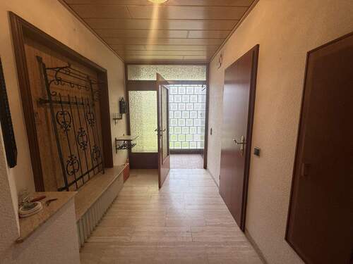 Flur - Einfamilienhaus mit 111,00 m&sup2; in Alfeld zum Kaufen