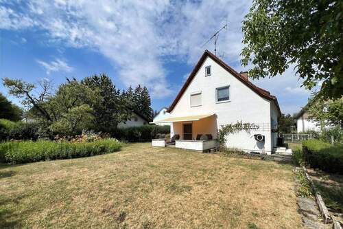 Außen - Ostansicht - 6 Zimmer Einfamilienhaus zum Kaufen in München