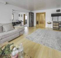 Willkommen zuhause: Gepflegtes Einfamilienhaus samt Garten, Garage und Hobbyraum - Grafenberg