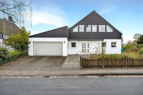 Außenansicht - 5 Zimmer Einfamilienhaus zum Kaufen in Achim