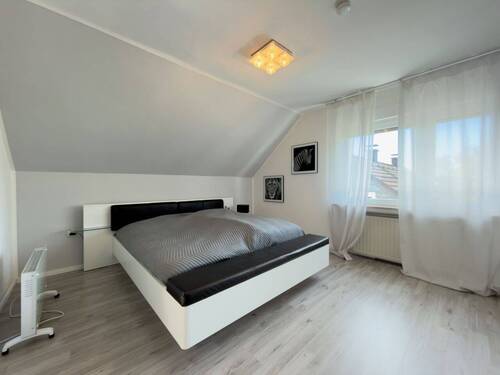 Schlafzimmer DG - 