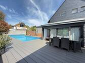 Terrasse mit Pool und Sauna - 