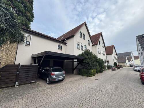 Bild 1 - 2 ZKB Dachgeschosswohnung in Ortskernlage mit Blick auf die Weinberge