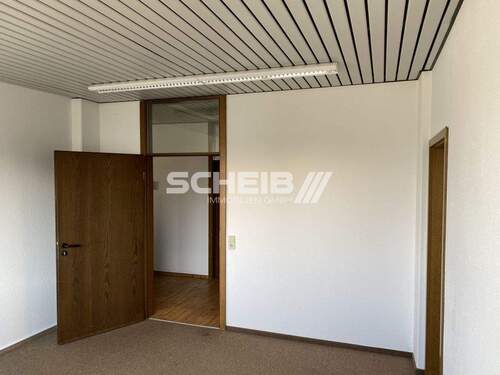 Tür zum Flur - Büro in Crailsheim