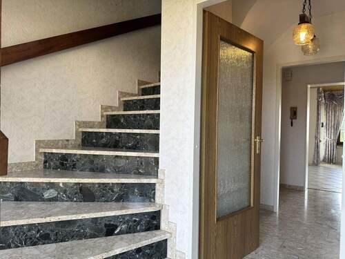 Eingangsbereich / Treppenhaus - 