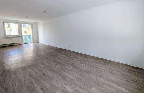 Wohnzimmer - 3 Zimmer Etagenwohnung in Gera