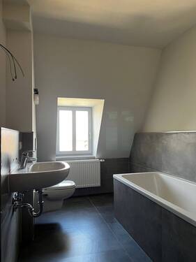 Bad.JPG - Etagenwohnung mit 122,90 m&sup2; in Görlitz zur Miete