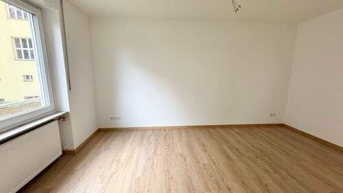 Wohnzimmer.jpg - 3 Zimmer Etagenwohnung zur Miete in Nürnberg