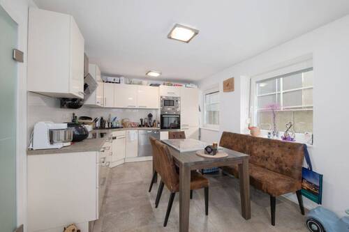 Essbereich und Küche - 3 Zimmer Etagenwohnung in Weingarten