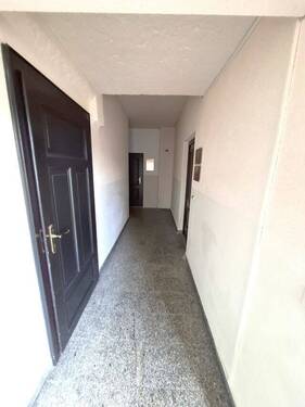 Treppenhaus unten.jpg - 