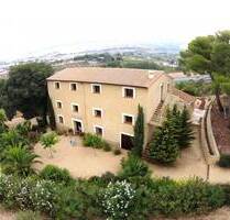 Exklusive Landimmobilie mit Pool, Natur & Panoramaausblick - Ibi