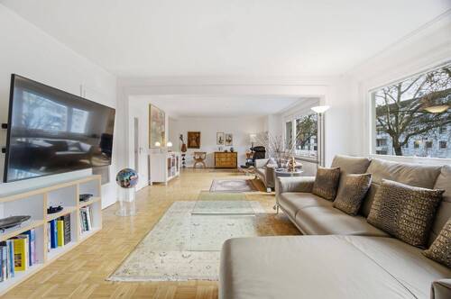 Wohnzimmer - 5 Zimmer Etagenwohnung zum Kaufen in Düsseldorf