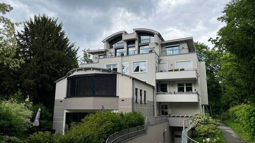 Hausansicht - ++ IHR NEUES ZUHAUSE + hochwertig saniert + 3-Zimmerwohnung mit Balkon am Waldpark in Blasewitz ++