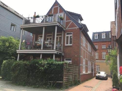 Bild 3 - 8 Zimmer Mehrfamilienhaus, Wohnhaus in Stade