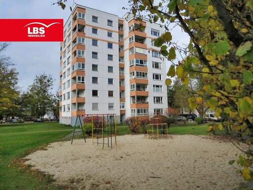 Hausansicht - 3 Zimmer Etagenwohnung zum Kaufen in Wolfsburg