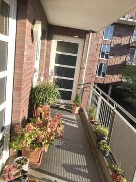 Zur Wohnung - 