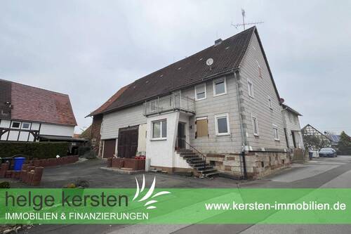 Wohnhaus mit Ländereien in Twistetal-Mühlhausen - Großes Wohnhaus mit Scheune und ehemaligen Stallungen in zentraler Lage von Twistetal-Mühlhausen zu verkaufen!