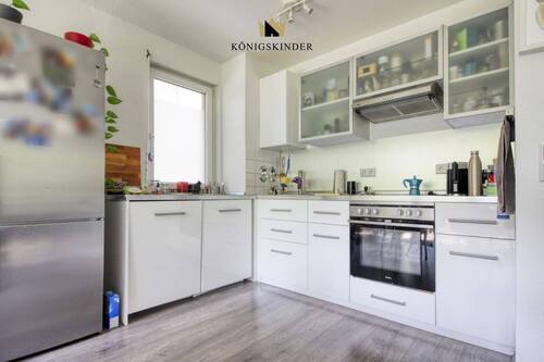 große Küche mit allem was man braucht - 