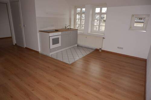 Wohnzimmer 3 - DG mit Lift - inkl. EBK + frei ab 1.2.26