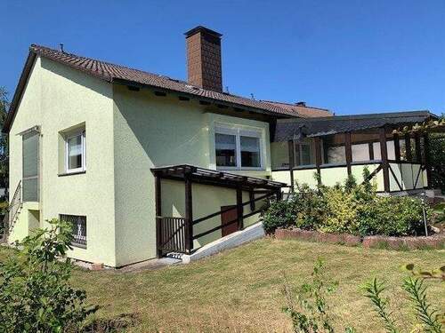 3 - 8 Zimmer Mehrfamilienhaus, Wohnhaus in Holzminden