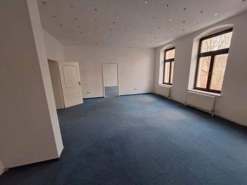 großer Büroraum.jpg - 