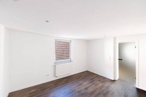 Schlafzimmwe - 6 Zimmer Einfamilienhaus in Hessigheim