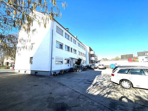 Ansicht hinten.JPG - 2 Zimmer Mehrfamilienhaus, Wohnhaus in Langenfeld