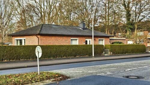 Ost-SÜDOST, von Straße gesehen - 