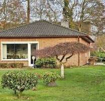 Cuxhaven: Walmdachbungalow mit schönem Süd-Garten und Garage zwischen Süderwisch und Drangst Cuxhaven: Walmdachbungalow mit schönem Süd-Garten und Garage zwischen Süderwisch und Drangst