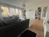 Wohnzimmer 2 - 2 Zimmer Etagenwohnung in Hamburg