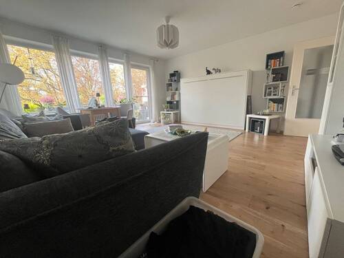 Wohnzimmer 2 - 2 Zimmer Etagenwohnung in Hamburg