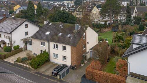 Drohenaufnahme - Mehrfamilienhaus, Wohnhaus mit 241,00 m&sup2; in Pulheim zum Kaufen