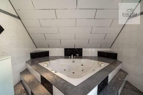 Whirlpool-Badewanne - 