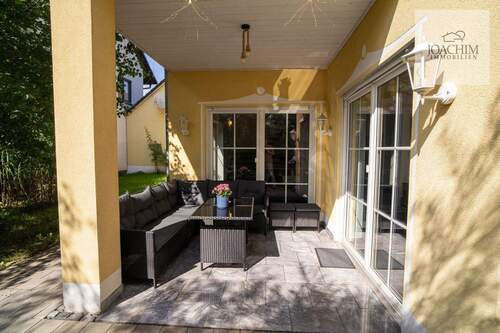 Großzügige Terrasse - 