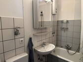 Badezimmer mit Toilette - 