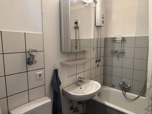 Badezimmer mit Toilette - 