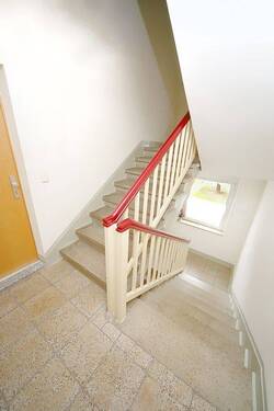 Treppenhaus - Etagenwohnung mit 50,50 m&sup2; in Eisleben zur Miete